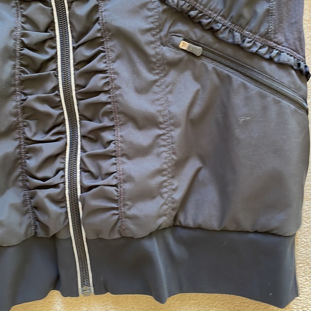Lululemon jacket - Picture 2 of 6